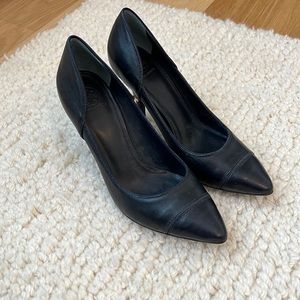 Tory Burch Navy Blue Size 10 Pumps